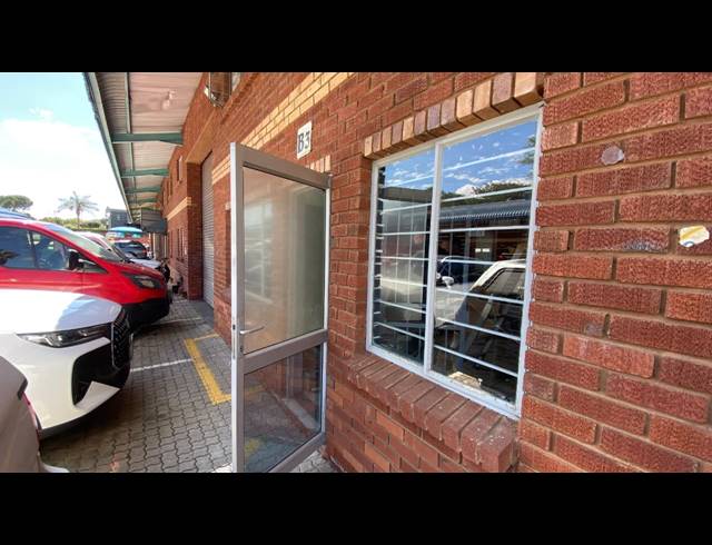 271M² WAREHOUSE TO LET IN HENNOPSPARK